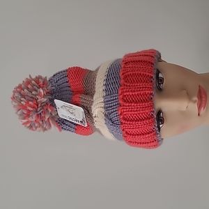 Arctic Paw cable knit beanie